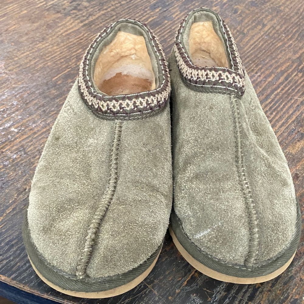 Ugg crozy green slippers women Sz 7